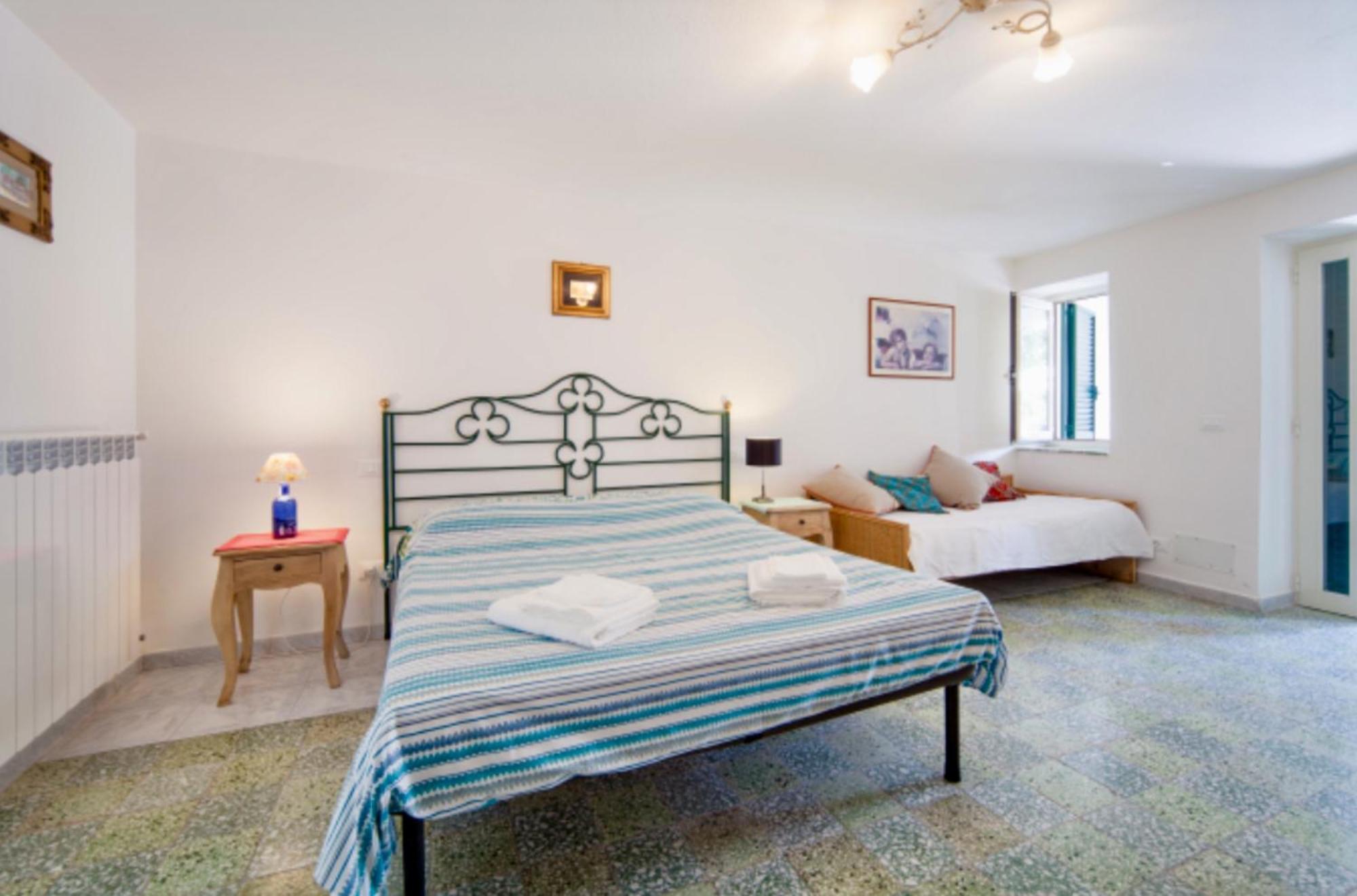 Villa Vincenzo Di Meglio Barano d'Ischia Ruang foto